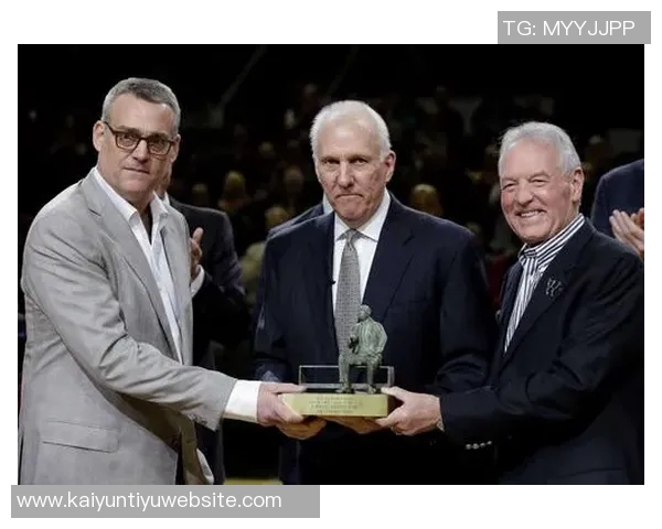 阿尔巴即将退役与妻子育有三子同时担任业余球队老板之一