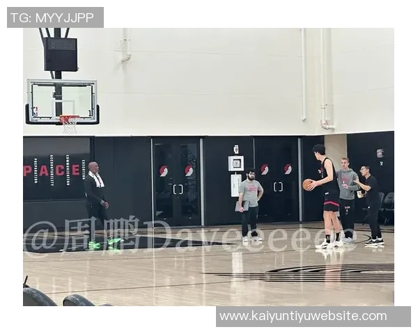 比卢普斯谈杨瀚森训练中的战术理解问题并提供详细指导